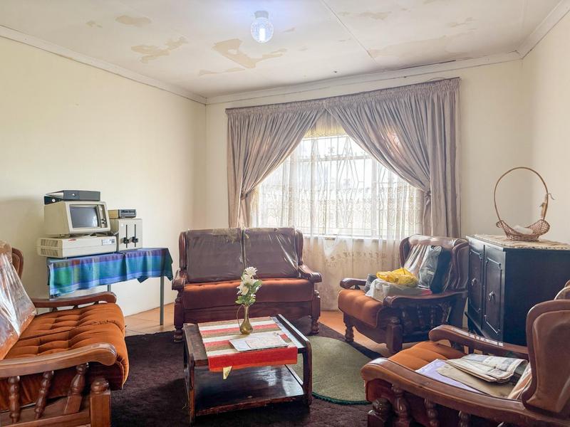 4 Bedroom Property for Sale in Zuurbekom Gauteng