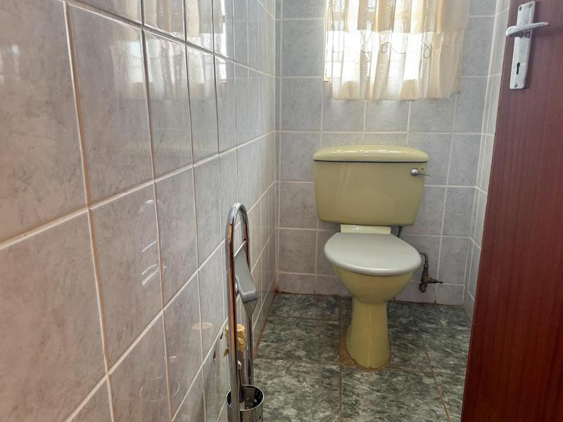 4 Bedroom Property for Sale in Zuurbekom Gauteng