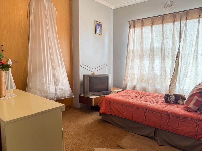 4 Bedroom Property for Sale in Zuurbekom Gauteng