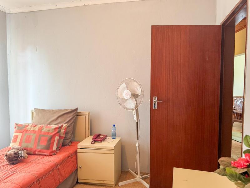 4 Bedroom Property for Sale in Zuurbekom Gauteng