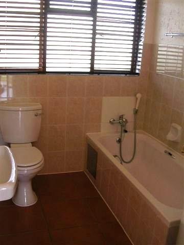 To Let 2 Bedroom Property for Rent in Pineslopes Gauteng
