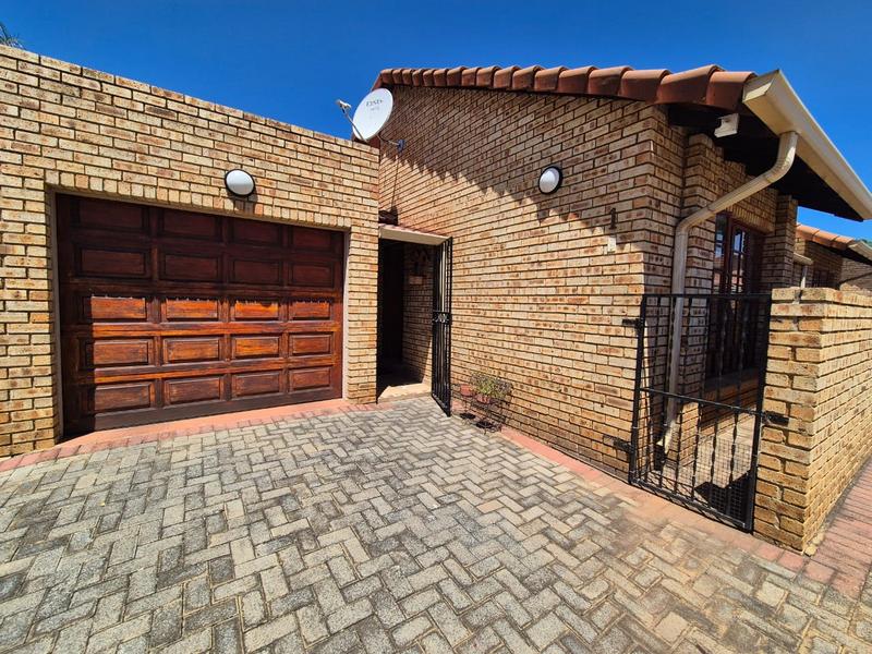 3 Bedroom Property for Sale in New Redruth Gauteng