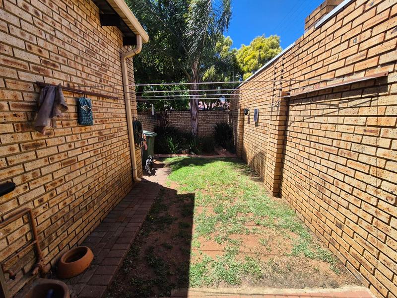 3 Bedroom Property for Sale in New Redruth Gauteng