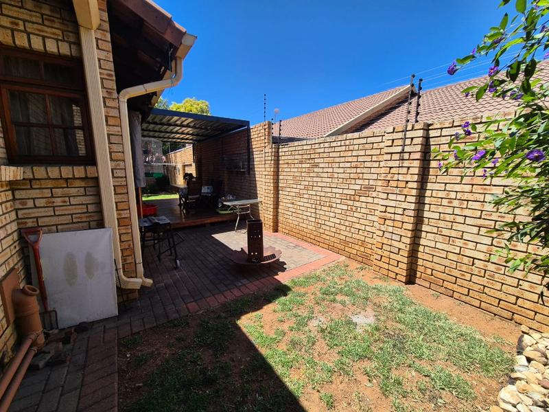 3 Bedroom Property for Sale in New Redruth Gauteng