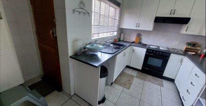 4 Bedroom Property for Sale in Bassonia Gauteng