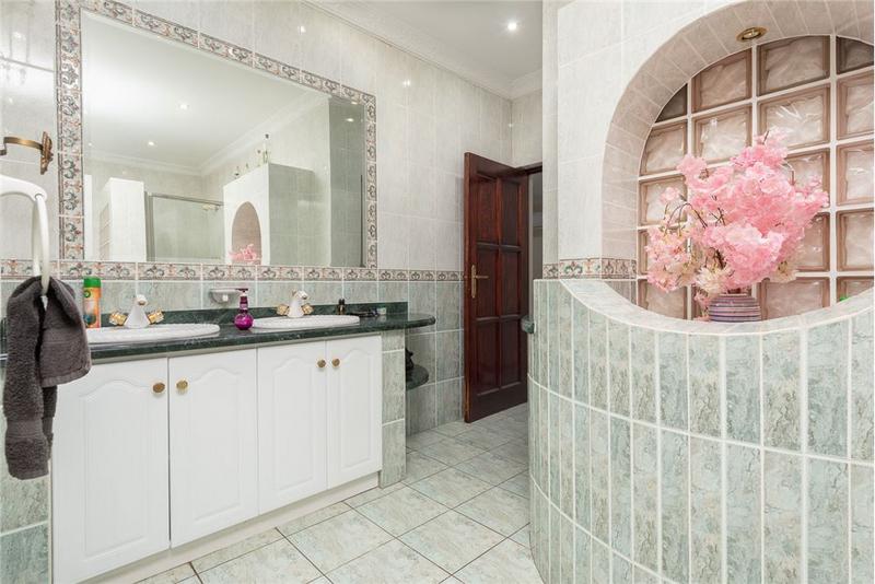 5 Bedroom Property for Sale in Bassonia Gauteng