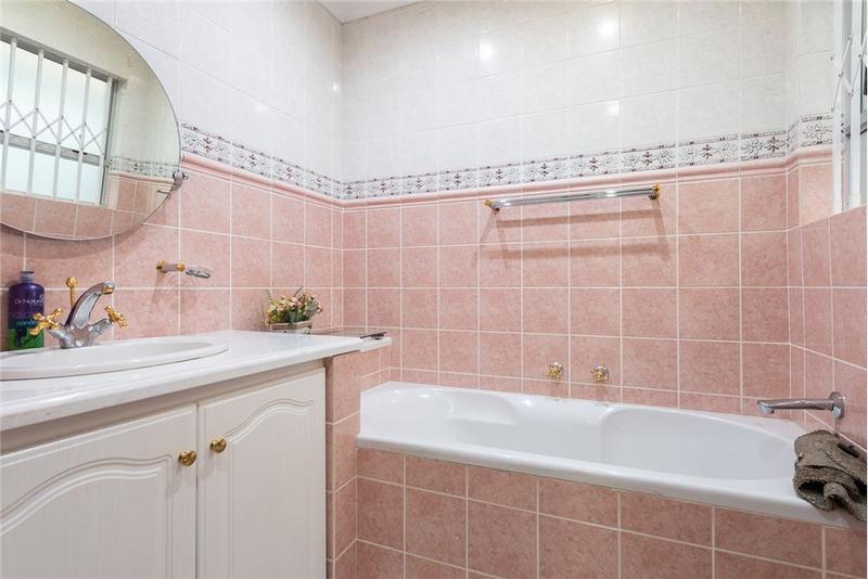 5 Bedroom Property for Sale in Bassonia Gauteng