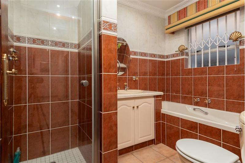 5 Bedroom Property for Sale in Bassonia Gauteng