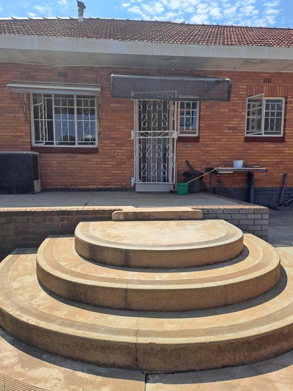 To Let 3 Bedroom Property for Rent in Emmarentia Gauteng