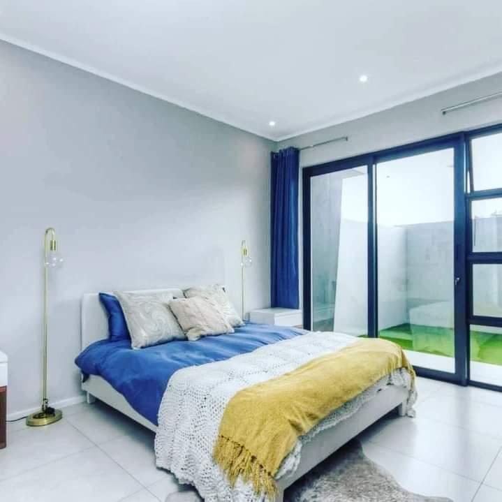 To Let 3 Bedroom Property for Rent in Atholl Gauteng