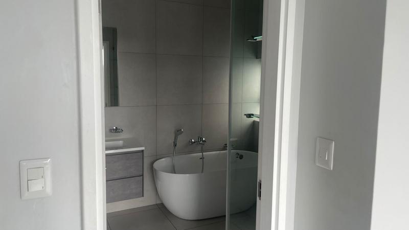 To Let 3 Bedroom Property for Rent in Atholl Gauteng