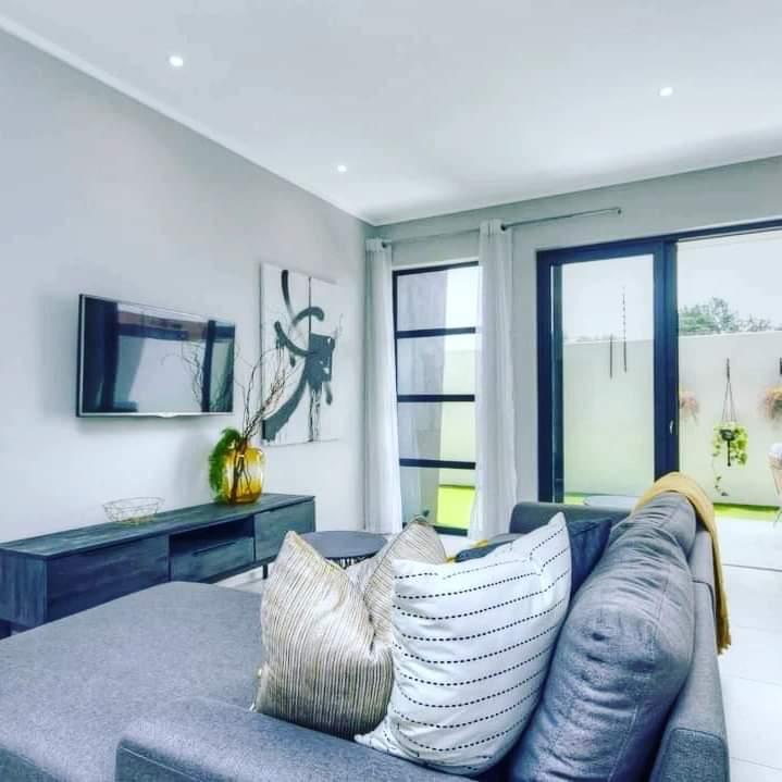 To Let 3 Bedroom Property for Rent in Atholl Gauteng