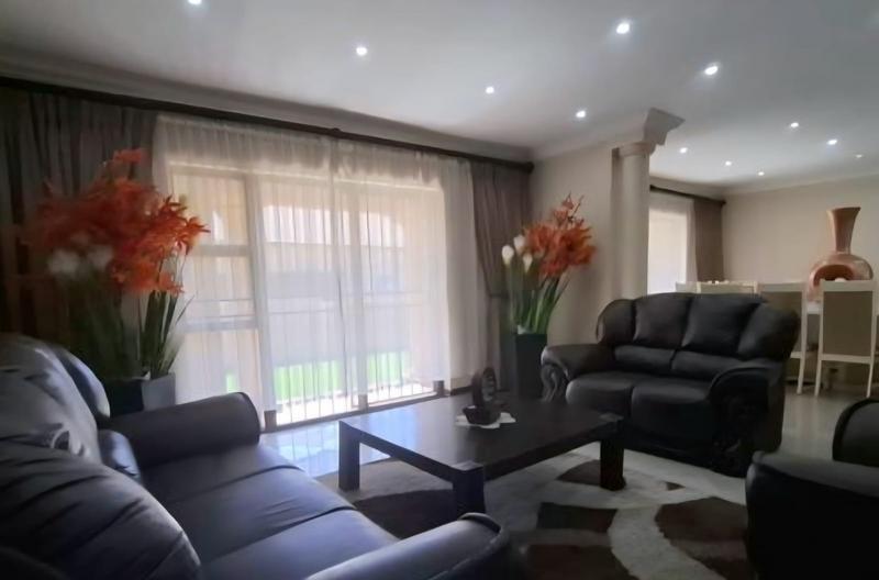 To Let 3 Bedroom Property for Rent in Stone Ridge Gauteng