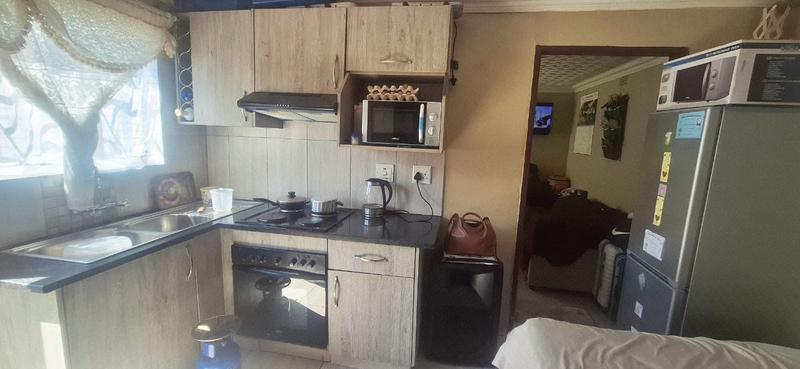 10 Bedroom Property for Sale in Teanong Gauteng