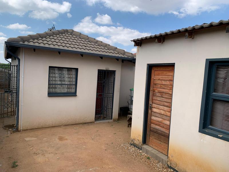 3 Bedroom Property for Sale in Clayville Gauteng