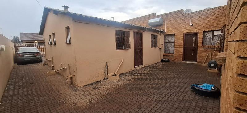 10 Bedroom Property for Sale in Tembisa Gauteng