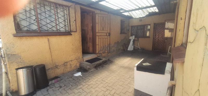 9 Bedroom Property for Sale in Tembisa Gauteng