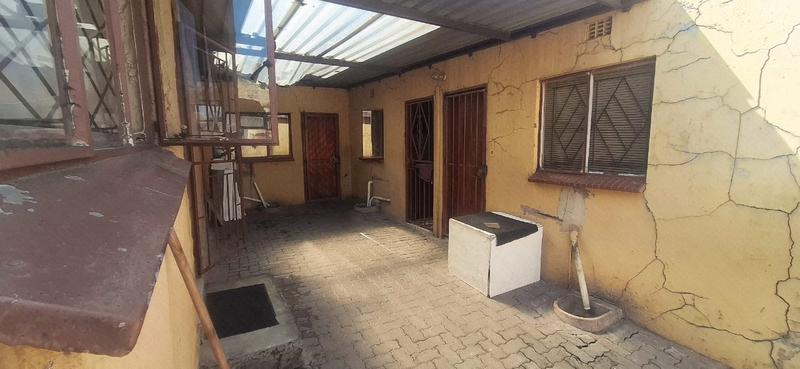 9 Bedroom Property for Sale in Tembisa Gauteng