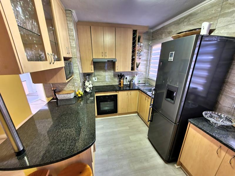 2 Bedroom Property for Sale in Annlin-wes Gauteng