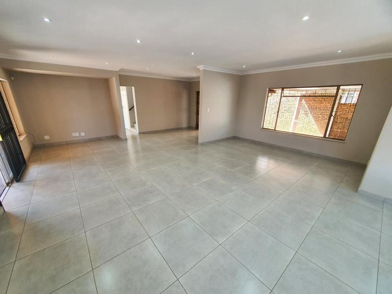 6 Bedroom Property for Sale in Wonderboom Gauteng