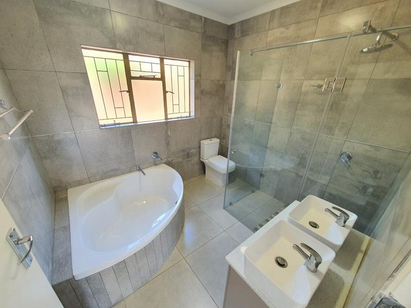 6 Bedroom Property for Sale in Wonderboom Gauteng