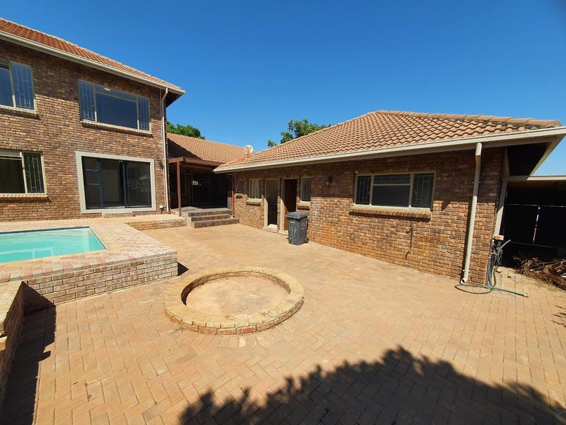 6 Bedroom Property for Sale in Wonderboom Gauteng
