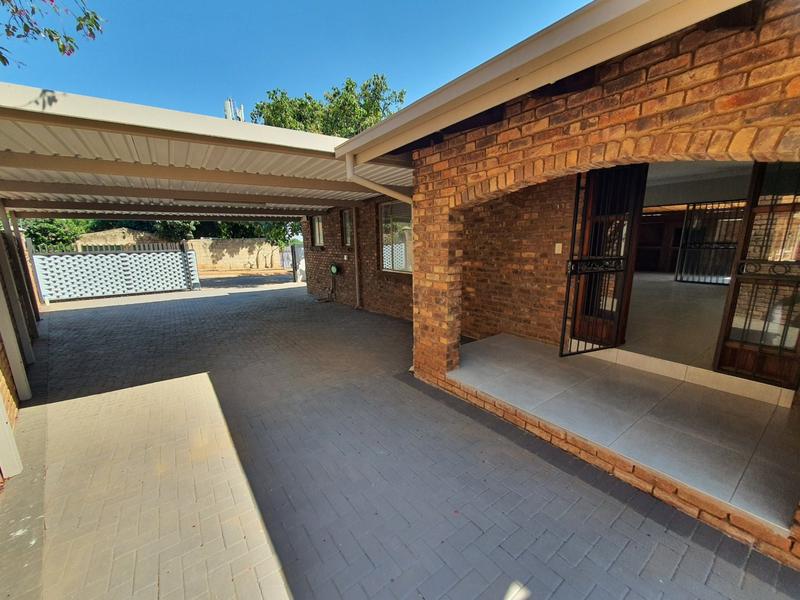 6 Bedroom Property for Sale in Wonderboom Gauteng
