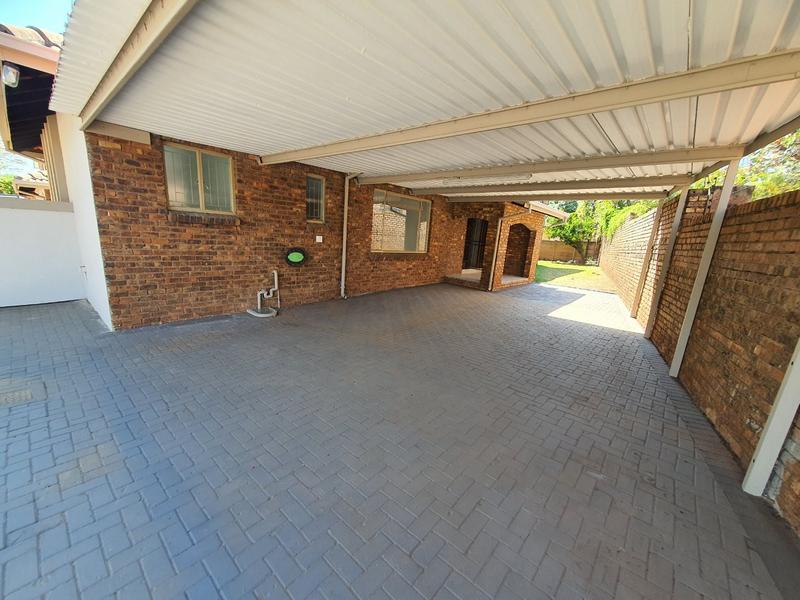 6 Bedroom Property for Sale in Wonderboom Gauteng