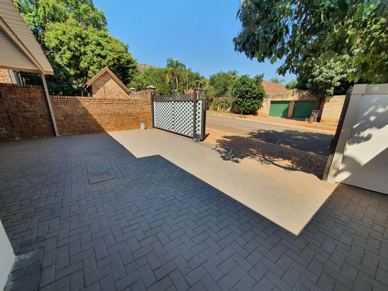 6 Bedroom Property for Sale in Wonderboom Gauteng
