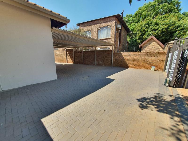 6 Bedroom Property for Sale in Wonderboom Gauteng