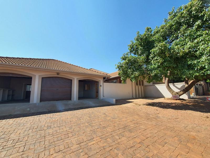 6 Bedroom Property for Sale in Wonderboom Gauteng