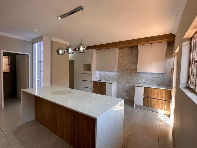 6 Bedroom Property for Sale in Wonderboom Gauteng
