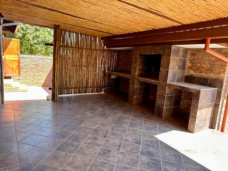 6 Bedroom Property for Sale in Wonderboom Gauteng