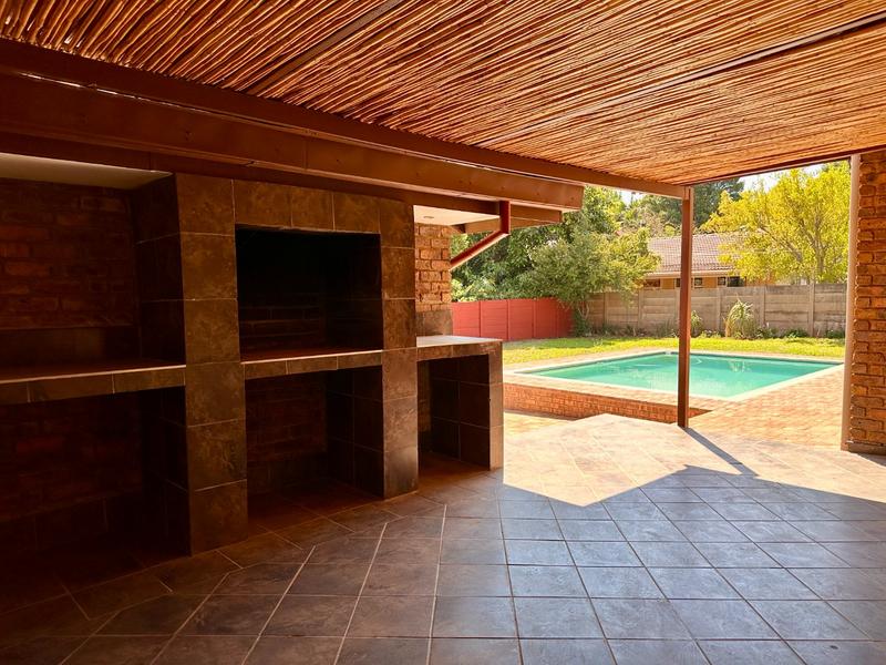 6 Bedroom Property for Sale in Wonderboom Gauteng