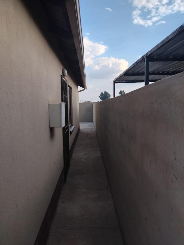 To Let 3 Bedroom Property for Rent in Windmill Park Gauteng