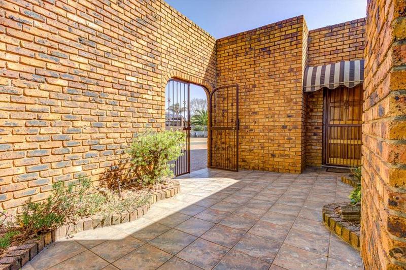 4 Bedroom Property for Sale in Sunward Park Gauteng