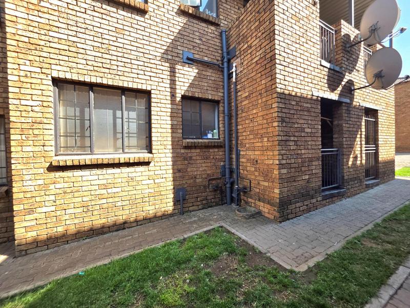 2 Bedroom Property for Sale in Elspark Gauteng