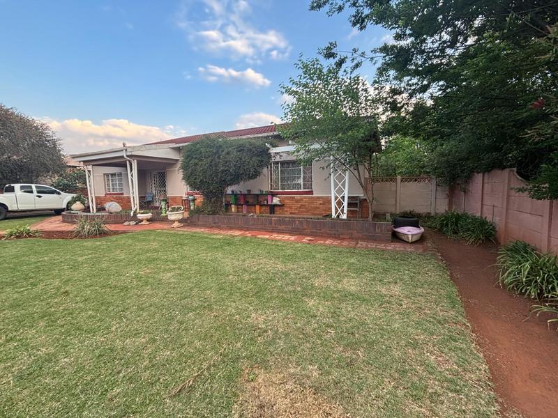To Let 3 Bedroom Property for Rent in Dalview Gauteng