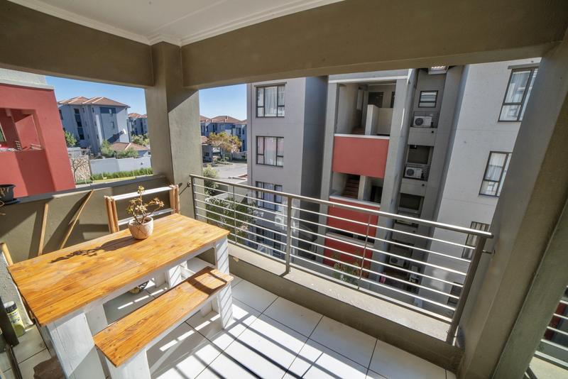 To Let 1 Bedroom Property for Rent in Lonehill Gauteng