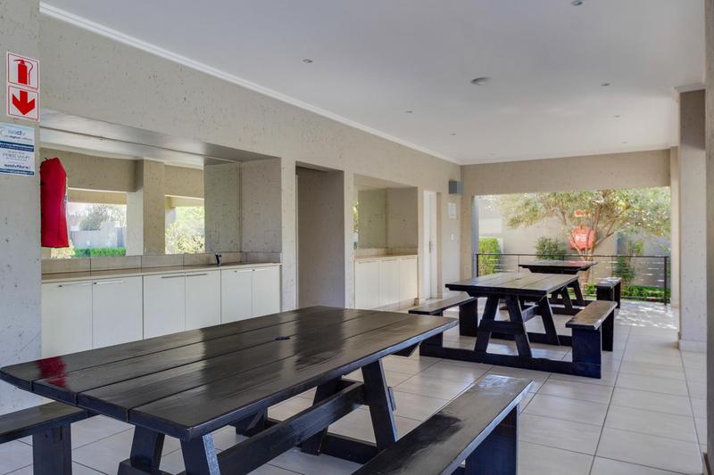 To Let 1 Bedroom Property for Rent in Lonehill Gauteng