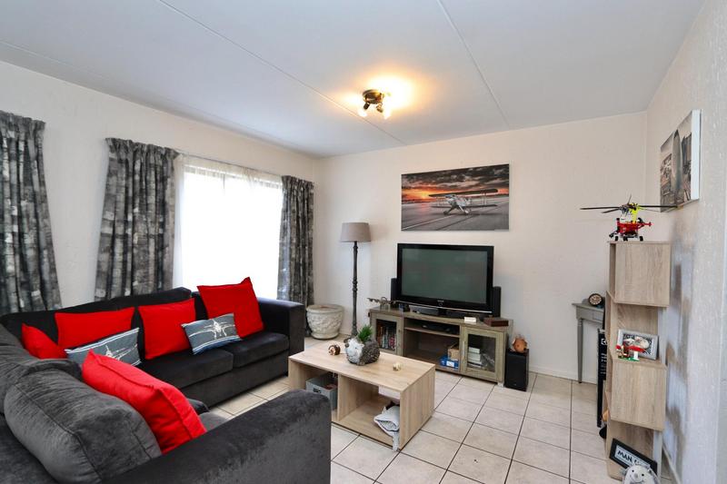 To Let 2 Bedroom Property for Rent in Lonehill Gauteng
