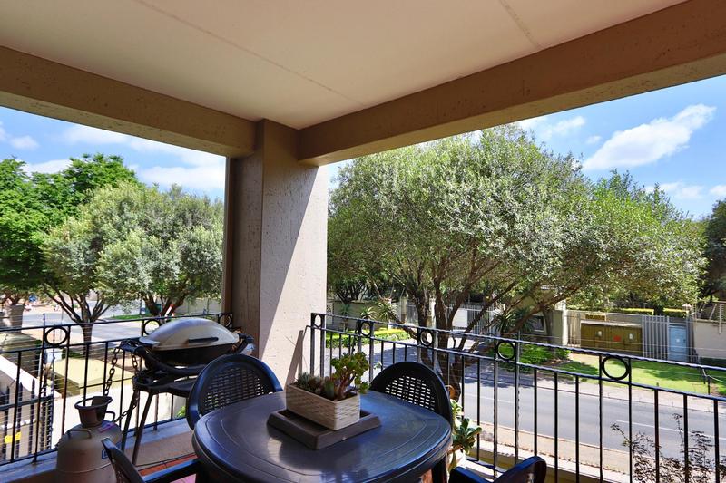 To Let 2 Bedroom Property for Rent in Lonehill Gauteng