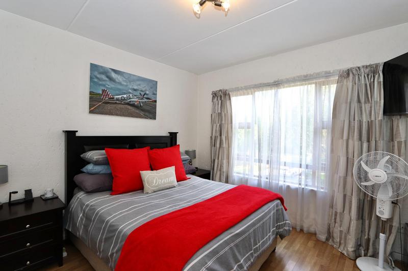 To Let 2 Bedroom Property for Rent in Lonehill Gauteng