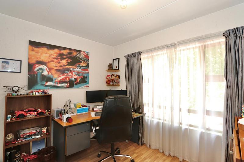To Let 2 Bedroom Property for Rent in Lonehill Gauteng