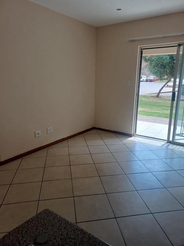 2 Bedroom Property for Sale in Stone Ridge Gauteng