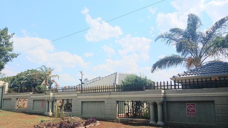 4 Bedroom Property for Sale in Clayville Gauteng