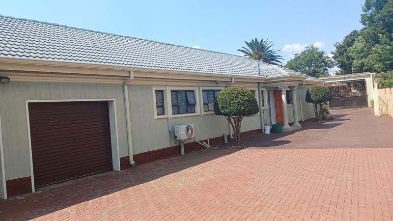 4 Bedroom Property for Sale in Clayville Gauteng