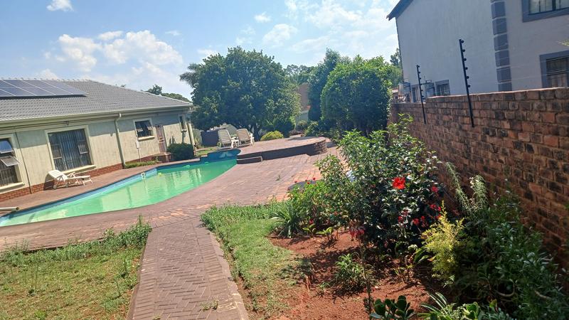 4 Bedroom Property for Sale in Clayville Gauteng