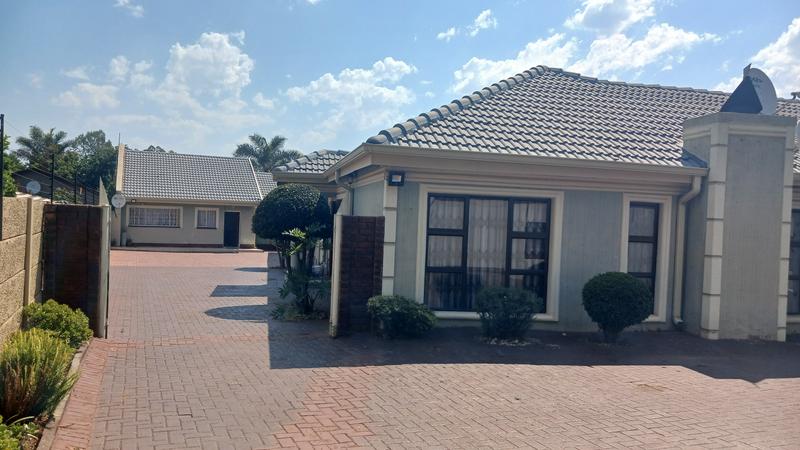 4 Bedroom Property for Sale in Clayville Gauteng