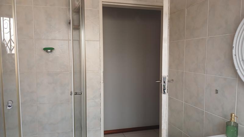 4 Bedroom Property for Sale in Clayville Gauteng